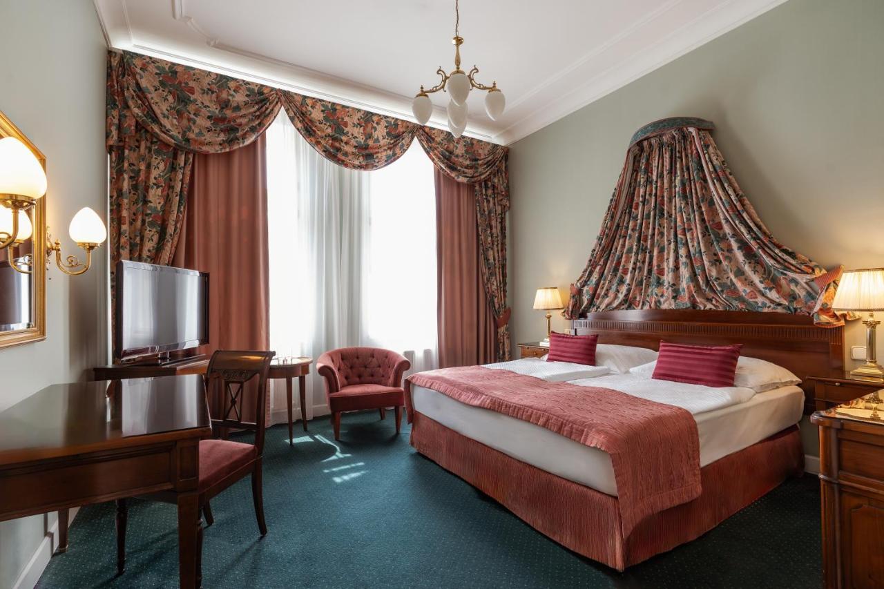 Hotel Liberty Praga Esterno foto