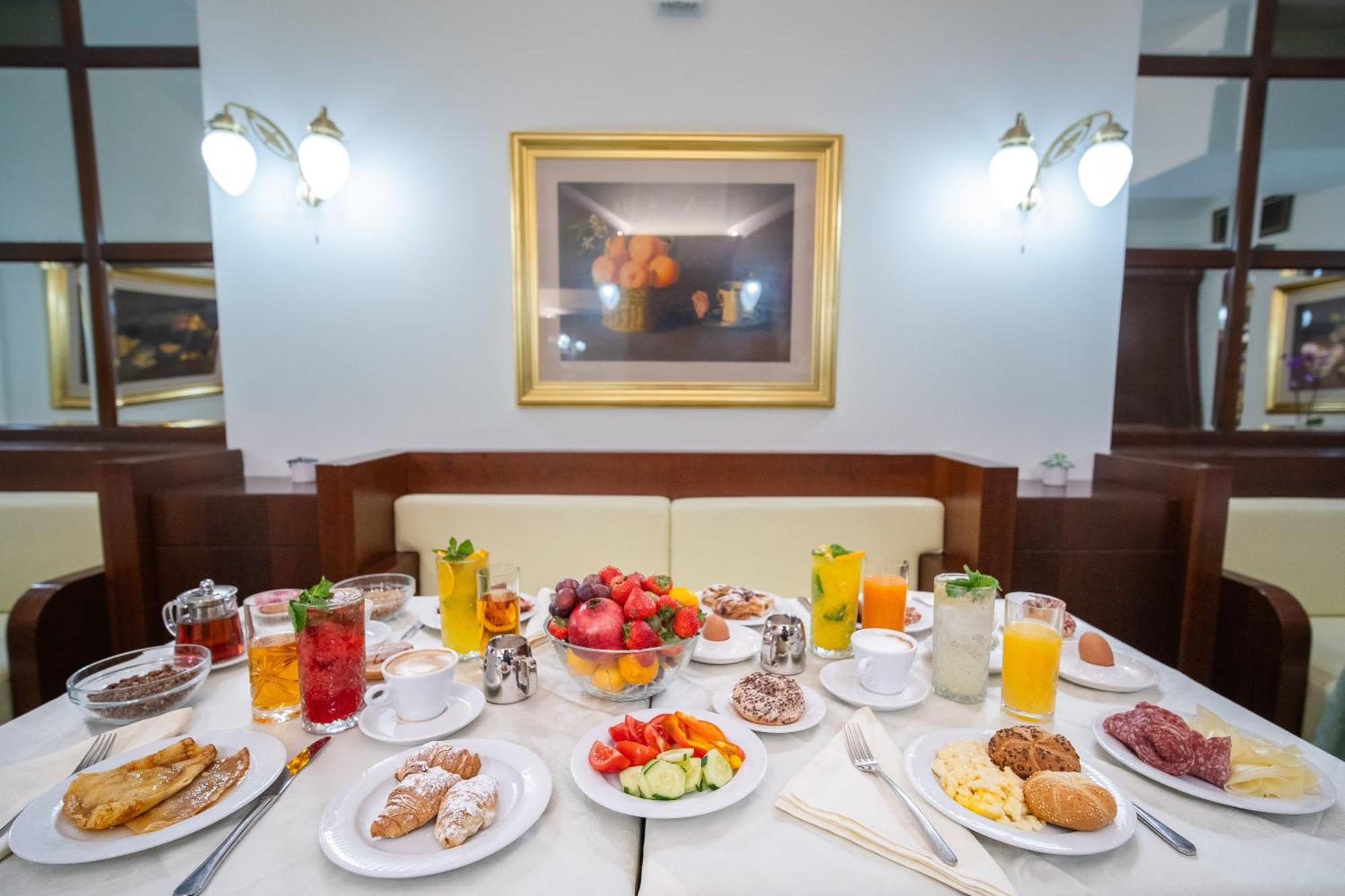 Hotel Liberty Praga Esterno foto