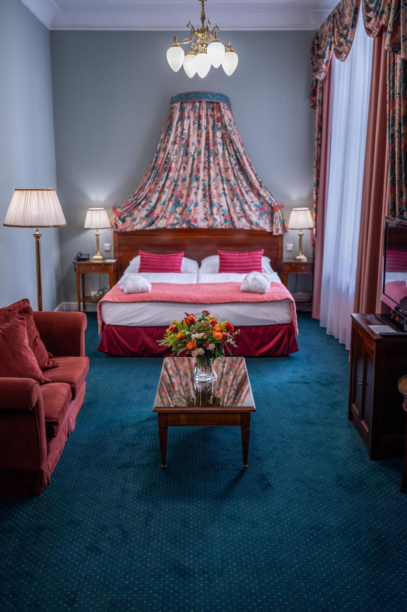 Hotel Liberty Praga Esterno foto
