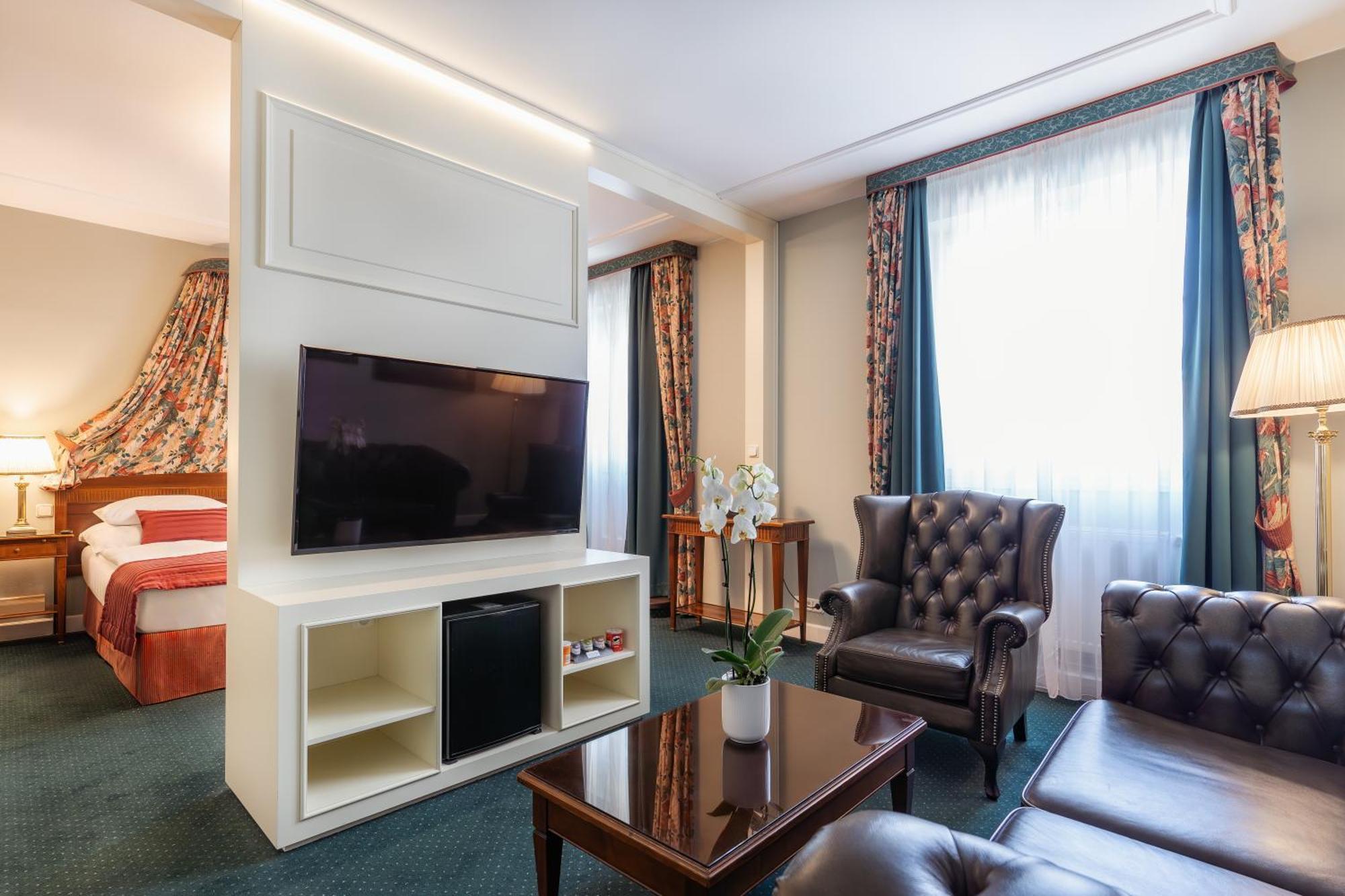 Hotel Liberty Praga Esterno foto