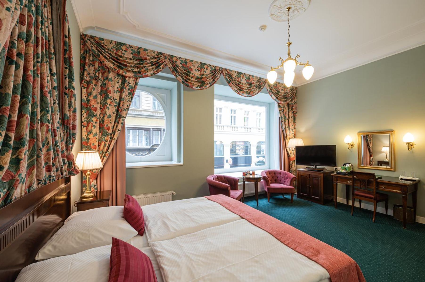 Hotel Liberty Praga Esterno foto