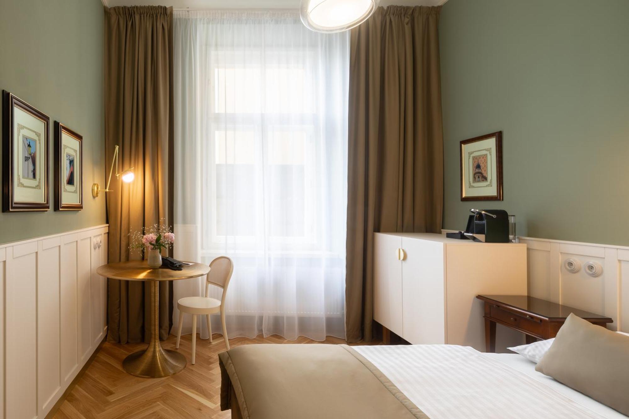 Hotel Liberty Praga Esterno foto