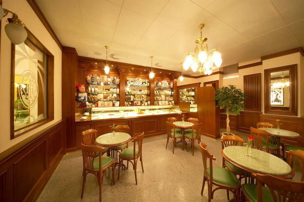 Hotel Liberty Praga Esterno foto